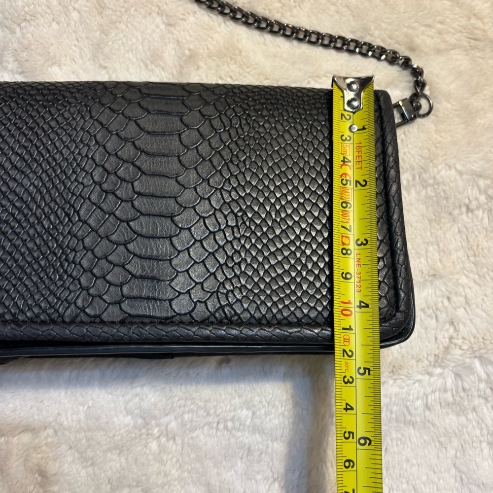 AKAIV Crossbody Bag Black Reptile Print Steel-tone Chain Strap Tassel Vegan - Picture 15 of 16